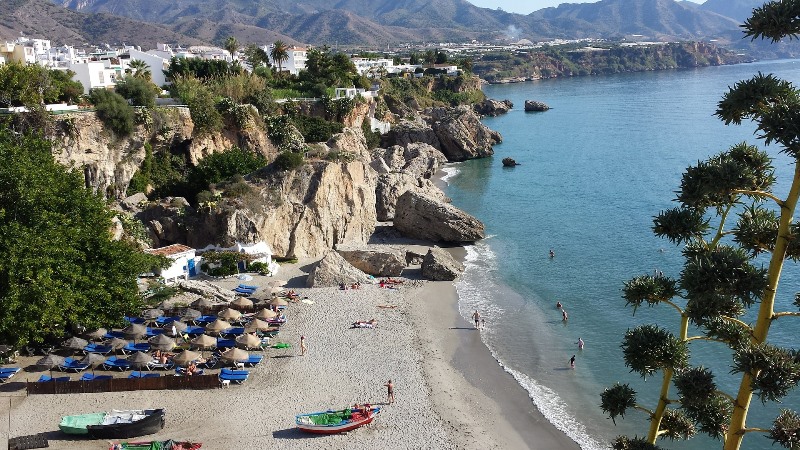 4_razones_para_viajar_a_Granada_playa