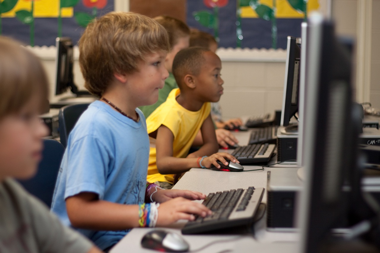 impacto-de-la-tecnologia-en-la-educacion-retos-y-oportunidades