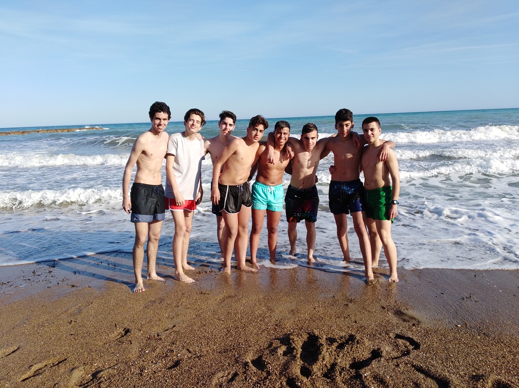 PARA-TENER-UN-BUEN-VIAJE-DE-ESTUDIANTES-blog-playa