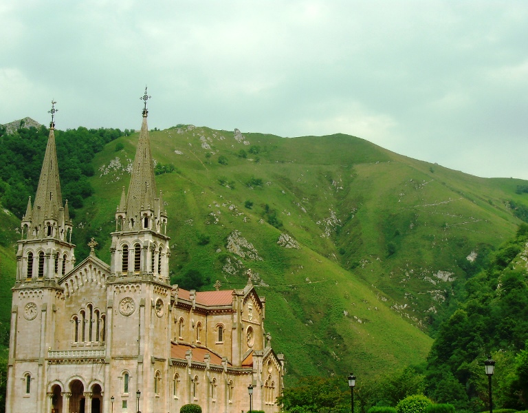 4_razones_para_viajar_a_Asturias_covadonga