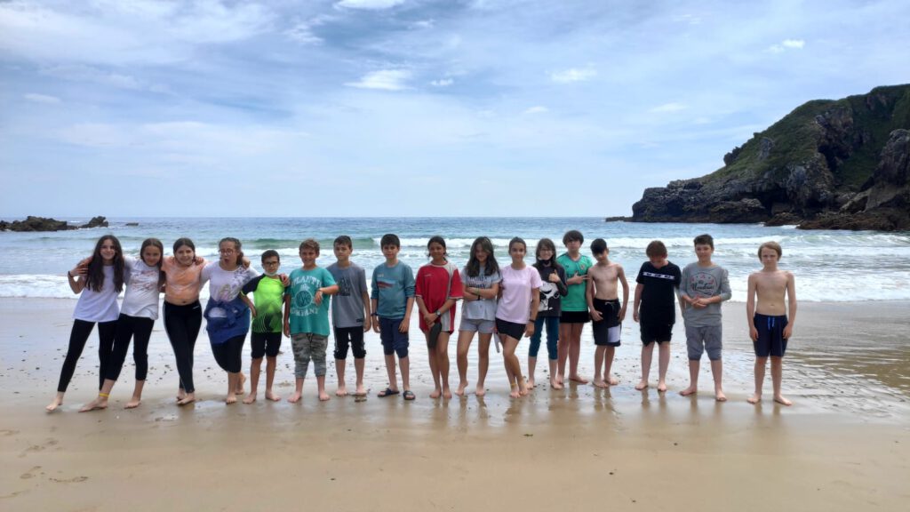 viajes-fin-de-curso-playa-perlora-asturias