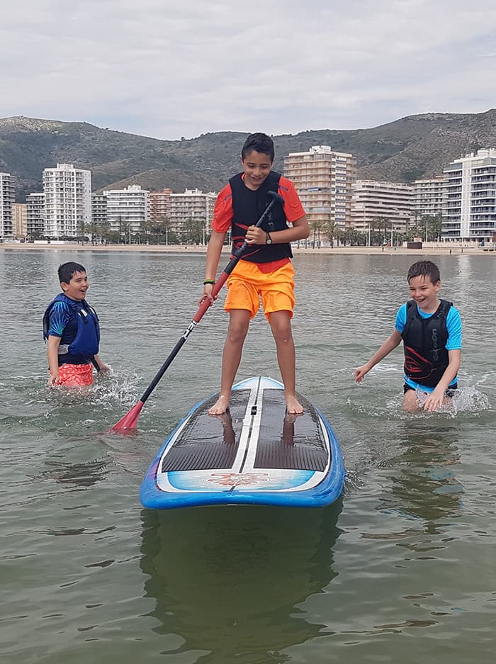 viajes-fin-de-curso-playa-roquetas-de-mar-paddle-surf